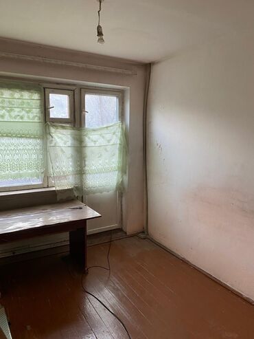 Пластиковые окна на заказ: Продаётся 4х комнатная квартира на третьем этаже, в спальном районе at lalafo.kg — 18 Пластиковые окна на заказ: Продаётся 4х комнатная квартира на третьем этаже, в спальном районе — 18