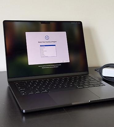 surface studio: MacBook Pro 14 M4 Pro 48/512 space black, 3 цикла, в комплекте — 1