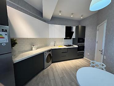 kiraye ev quba: İcarəyə verilir 2 otaqlı yeni tikili 100 m², Gənclik m. Kateqoriya — 10