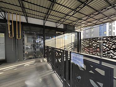 Аренда помещений свободного назначения: Сдаётся в аренду коммерческое помещение (125м2)на первой линии по — 10