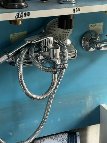 бачок для душа летнего: Смеситель для ванны с душевым набором. - Тип: однорычажный смеситель