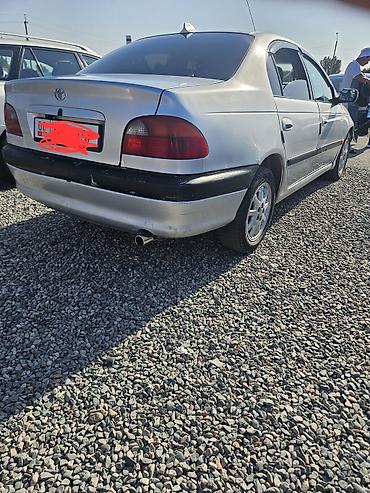 Транспорт: Toyota Avensis: 1999 г., 1.8 л, Механика, Бензин, Седан — 2
