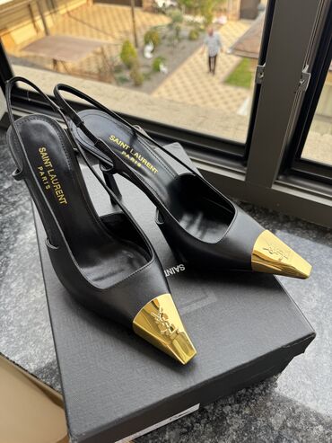 Туфли: Туфли YSL 37р,новые не подошел размер,брала за 15.000сом,отдаю за at lalafo.kg Туфли: Туфли YSL 37р,новые не подошел размер,брала за 15.000сом,отдаю за