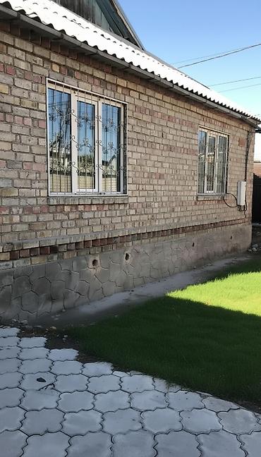 дом ала тоо3: Продается кирпичный дом с времянкой и помещением под бизнес. Дом — 1
