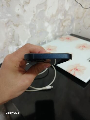 Apple iPhone: IPhone 13, 128 GB, Göy, Face ID — 7