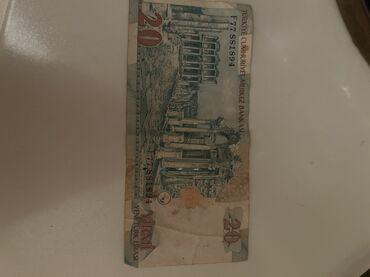 Əskinaslar: Kolleksiya üçün iki ədəd köhnə kağız pul vahidi paketi. 1) Rusiya 50 — 4