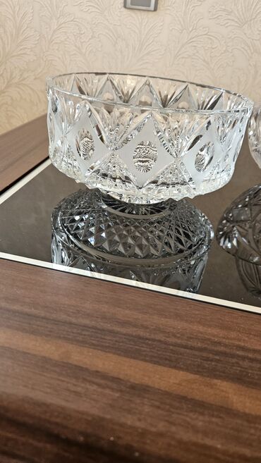 xrustal guldanlar: Vaza dəsti, Xrustal