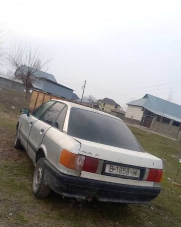 Audi: Audi 80: 1993 г., 1.8 л, Механика, Бензин, Седан