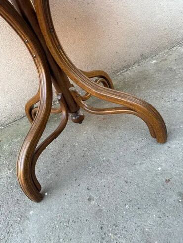 polovan nameštaj kanabe смедеревска паланка – слике: Stari thonet trpezarijski sto SPANSKA TRSKA moguc prevoz Stari thonet