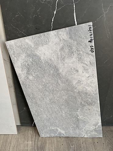 silver kitchen: Керамогранитная плитка, формат крупный (примерно 60×120 см). Цвет — — 1