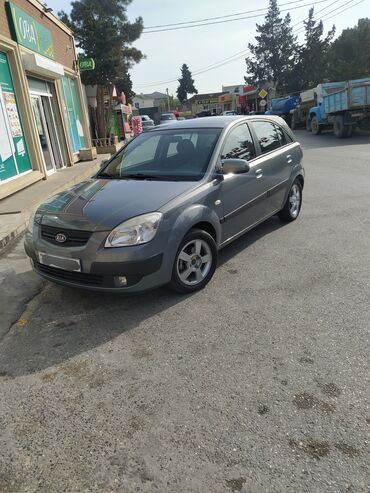 kia bongo: Kia Rio: 1.4 l | 2006 il Hetçbek