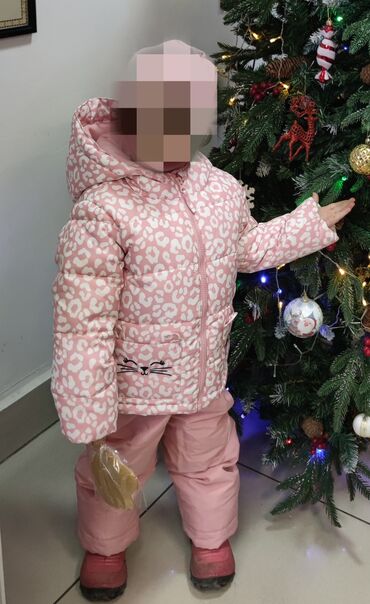 зимний комбинезон детский: Зимний комплект (комбинезон и куртка) на девочку 4-5 лет. Заказывали