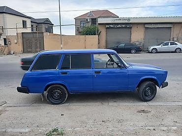 lada 2113: Model: Lada 2104 (universal kuzov) Rəng: Göy Kuzov: 5 qapılı universal — 3