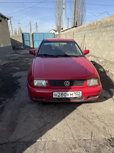 Volkswagen: Volkswagen Polo: 1997 г., 0.6 л, Механика, Бензин, Седан