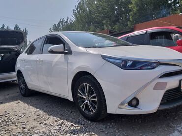 хорошим состоянием: Toyota Corolla: 2017 г., 1.8 л, Автомат, Бензин, Седан