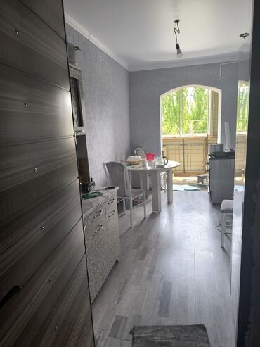 духи французский дом: 40 м², 1 комната, Без мебели