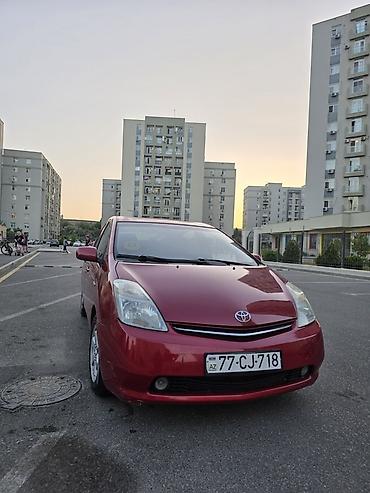prius qranat: Toyota Prius (2-ci nəsil) hibrid hetçbek - Rəng: qırmızı - Kuzov: 5 — 1