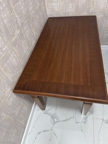 стол рабочий компьютерный: Jurnal masası, İşlənmiş, Açılmayan, MDF, Kvadrat masa