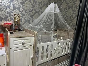 Beşiklər: Oğlan və qız üçün, Yeni, Dördbucaq, Beşik, Dəst ilə, Matras ilə, Yellənmə mexanizmsiz — 1