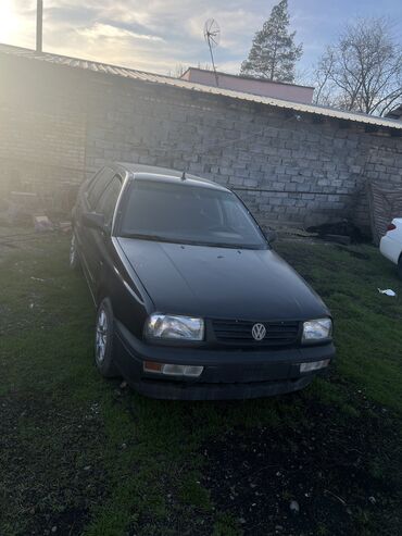венто: Volkswagen Vento: 1994 г., 1.6 л, Механика, Бензин, Седан