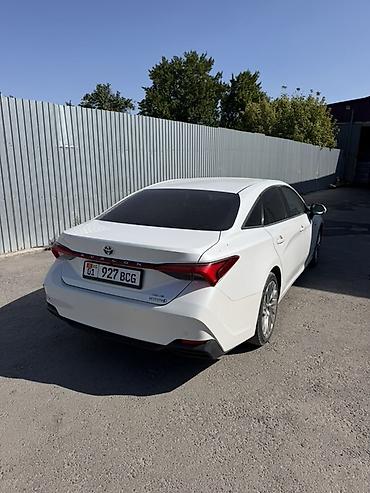 на тайоту: Toyota Avalon: 2018 г., 2.5 л, Вариатор, Гибрид, Седан — 4