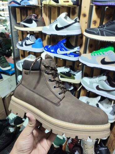 берцы военные: Зимняя обувь мужские сапожки протекторы хорошие очень удобная и