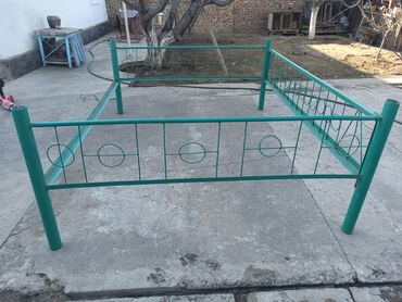 кунаажын бооз: Тапчан 220 x 250 x Металл