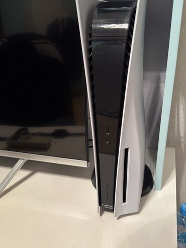 Xbox Series X: PlayStation 5 + 2 Controller + Charging Station PlayStation 5 RU