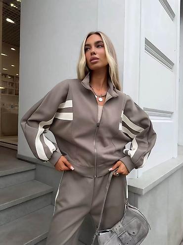 270 react: 08. Komplet trenerka koja ce vas oduševiti💫 Vel: S M L XL Cena : 3.800 — 9