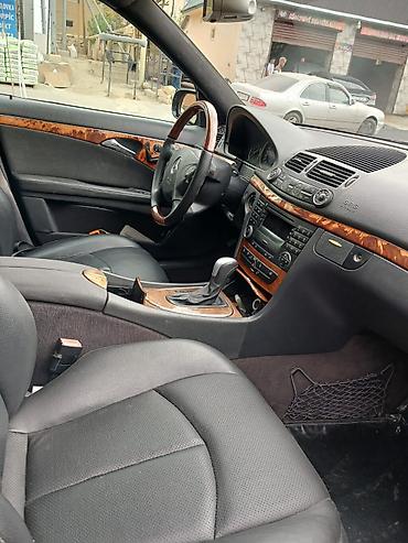 320: Mercedes-Benz E 320: 3.2 l | 2003 il Sedan — 6