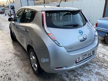 mini ev: Nissan Leaf: 2012 г., Автомат, Электромобиль, Хэтчбэк — 3