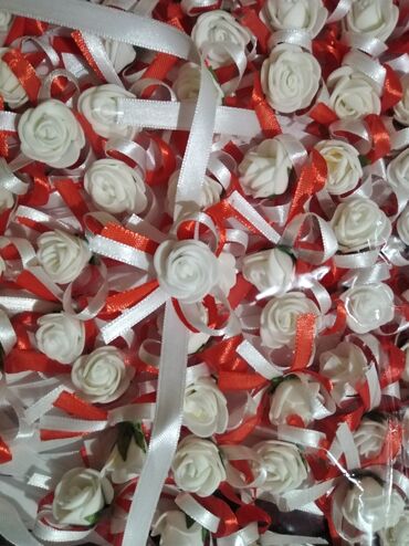 Svadbena oprema: Cvetna traka za kosu sa velom, idealna za posebne prilike. Traka je — 45