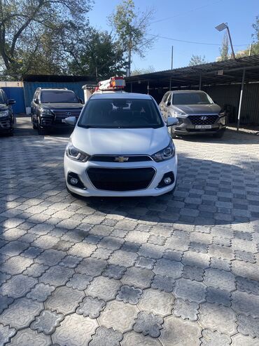 Chevrolet: Chevrolet Spark: 2016 г., 1 л, Автомат, Бензин, Седан