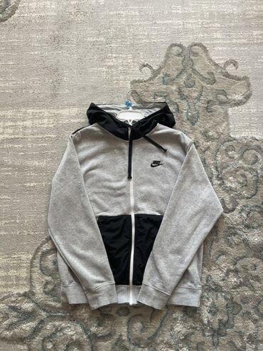 где можно продать старые вещи в бишкеке: Мужская толстовка, M (EU 38), Nike, Б/у, цвет - Серый, Самовывоз, Платная доставка