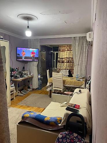 Mənzillər: Bakı, Studiya, Köhnə tikili, m. Xalqlar Dostluğu, 42 kv. m — 2