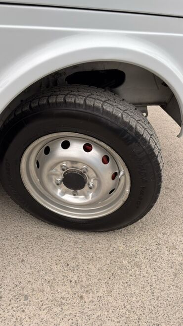 VAZ (LADA): Maşın saz vezyetdedir.heç bir problemi yoxdur zavod maşındır vuruğ — 21