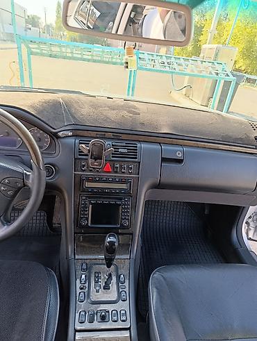 кузов автомобиля: Mercedes-Benz E-Class: 2001 г., 4.3 л, Автомат, Бензин, Седан — 3