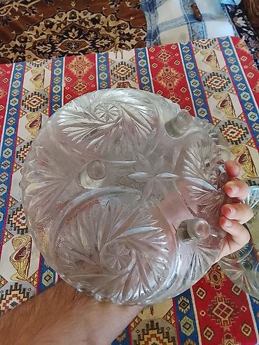 Ötən əsrin ortalarına aid şirniyyat qabları və qənddanlar satılır