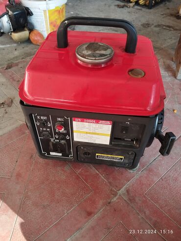 qapilar işlenmiş: Yeni Benzin Generator