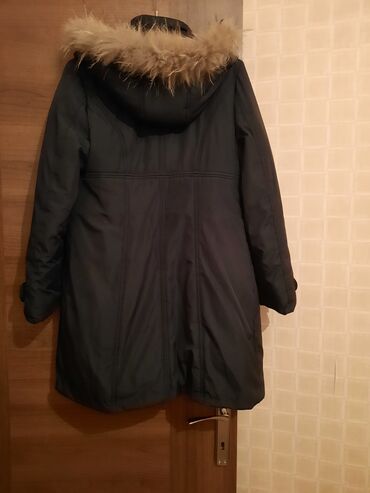 Kurtkalar: Palto qadin ucun. Куплена в Москве. Состояние отличное. Размер — 3