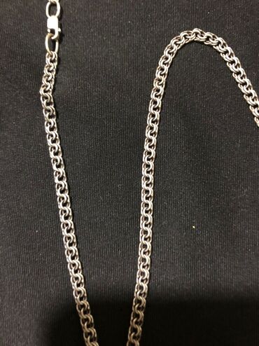 серебряная цепь с кулоном: Продаю серебряные цепочки с кулоном,плетение бисмарк,длина 55см