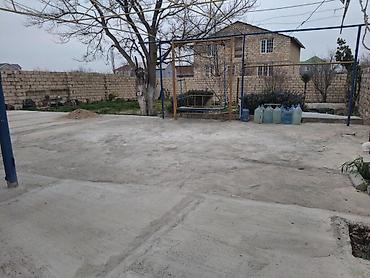 Həyət evləri və villaların satışı: Satılır: həyət evi Xüsusiyyətlər: - 2 mərtəbəli yaşayış sahəsi - — 2