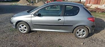 tepih crni: PEUGEOT 206 - KOMPLETAN AUTO U DELOVIMA | peugeot 206 1.1 benzinBoja — 2
