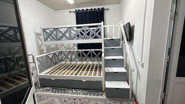 бу мебель спальный: Двухъярусная семейная кровать с лестницей-комодом и ограждениями. -