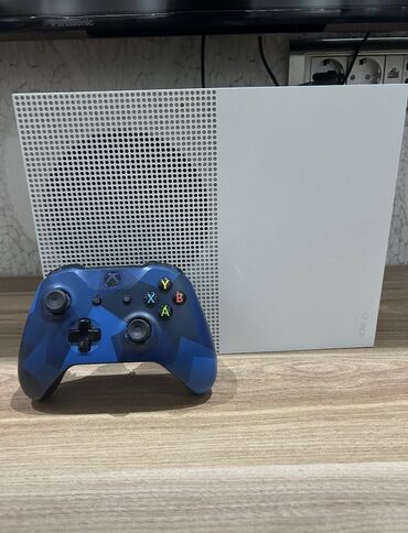 видео камеры: Xbox one s 1tb versiya donmasi yoxdur super ela veziyetde