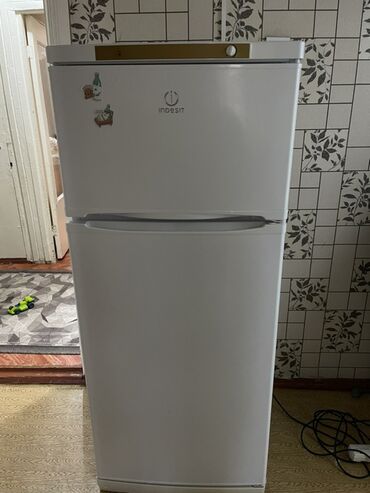 мониторы 16:9: Холодильник Indesit, Б/у, Двухкамерный