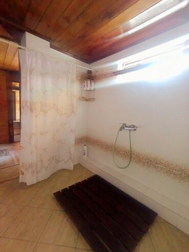 Посуточная аренда домов: 100 м², 5 комнат, Утепленный, Теплый пол, Видеонаблюдение — 10