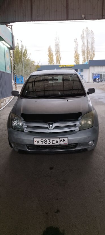 Плоскогубцы: Toyota ist: 2002 г., 1.5 л, Автомат, Бензин, Хэтчбэк