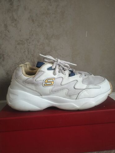 Women's Sneakers and athletic shoes: Оригинальные кроссовки Skechers 
размер 36