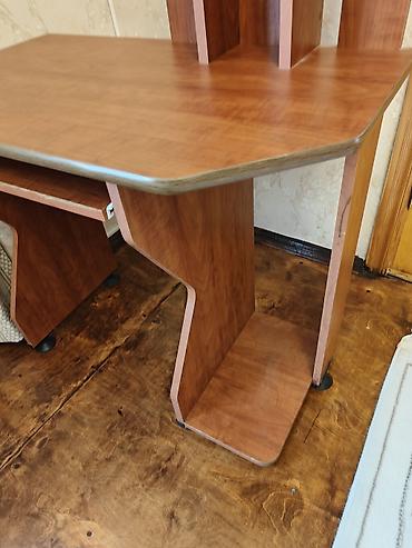 işlənmiş laminat: Düz masa, Polkalı, Siyirməsiz, Teksturalı laminat, Zəmanətsiz, Kredit yoxdur — 7
